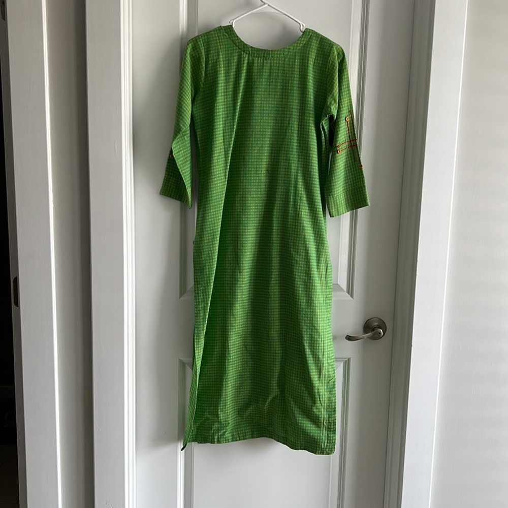 Indian / Pakistani Embroidered Kurta - image 2
